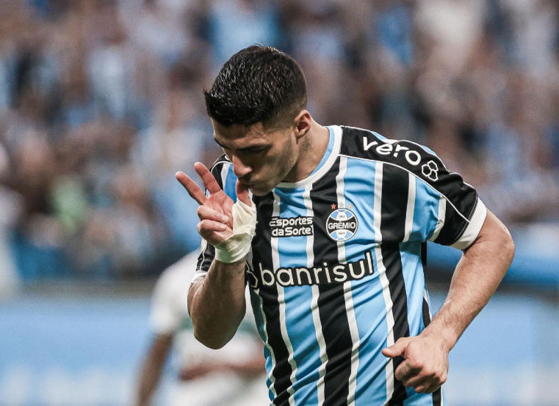 Luis Suárez potrebbe scegliere di ritirarsi direttamente a causa di un grave infortunio al ginocchio